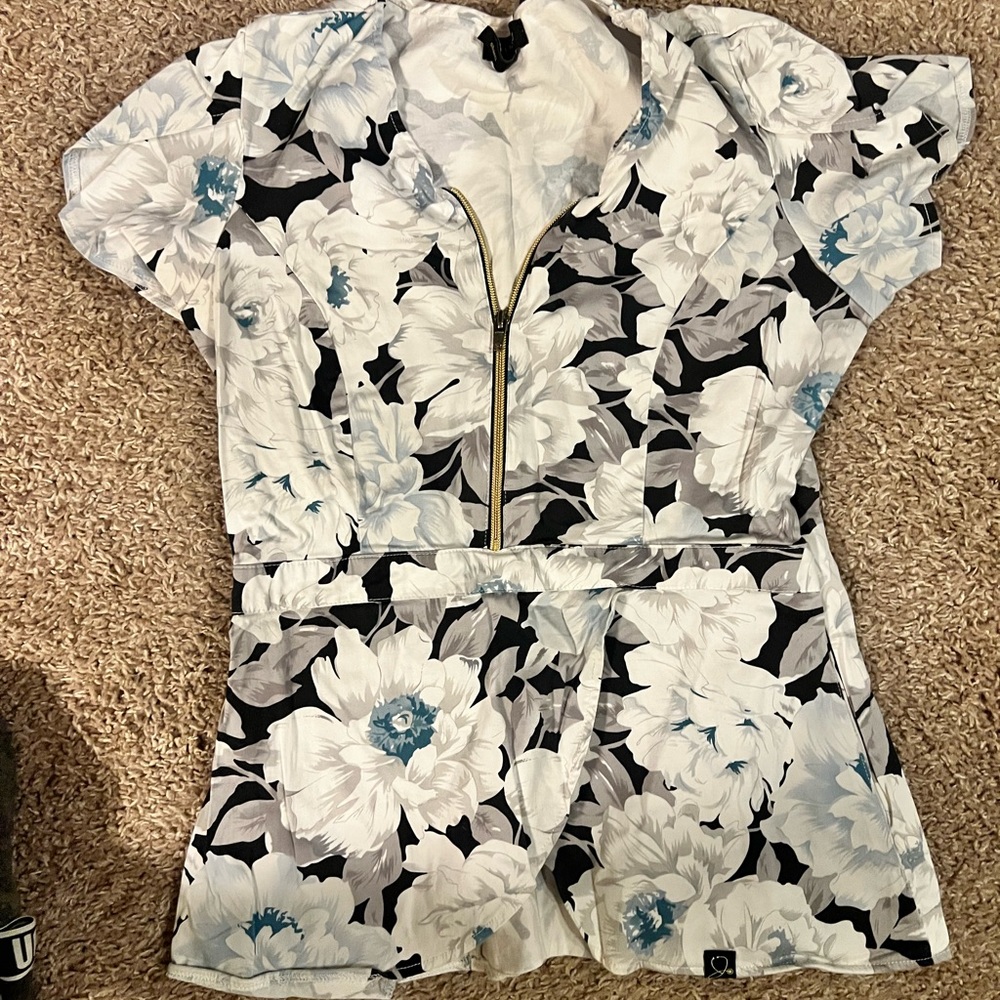 JAANU scrub top